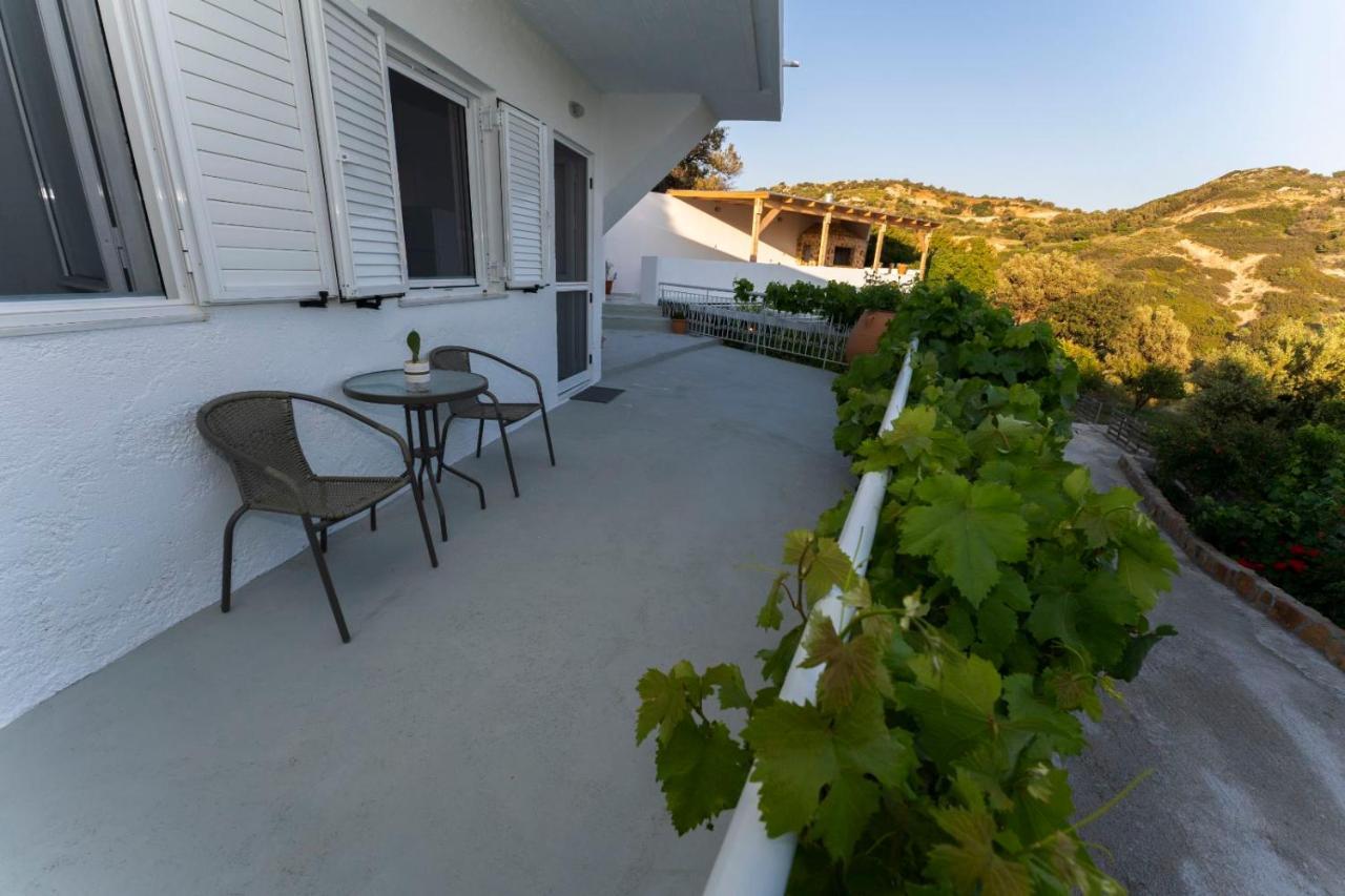 Mano's House Τριόπετρα