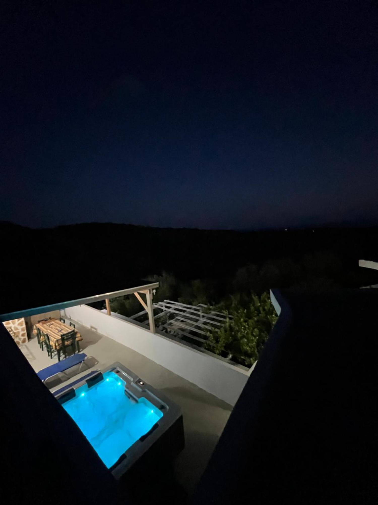 Mano's House * Τριόπετρα